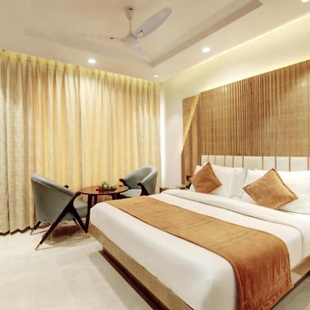Hotel Platinum With Free Pickup-Delhi Airport นิวเดลี ภายนอก รูปภาพ