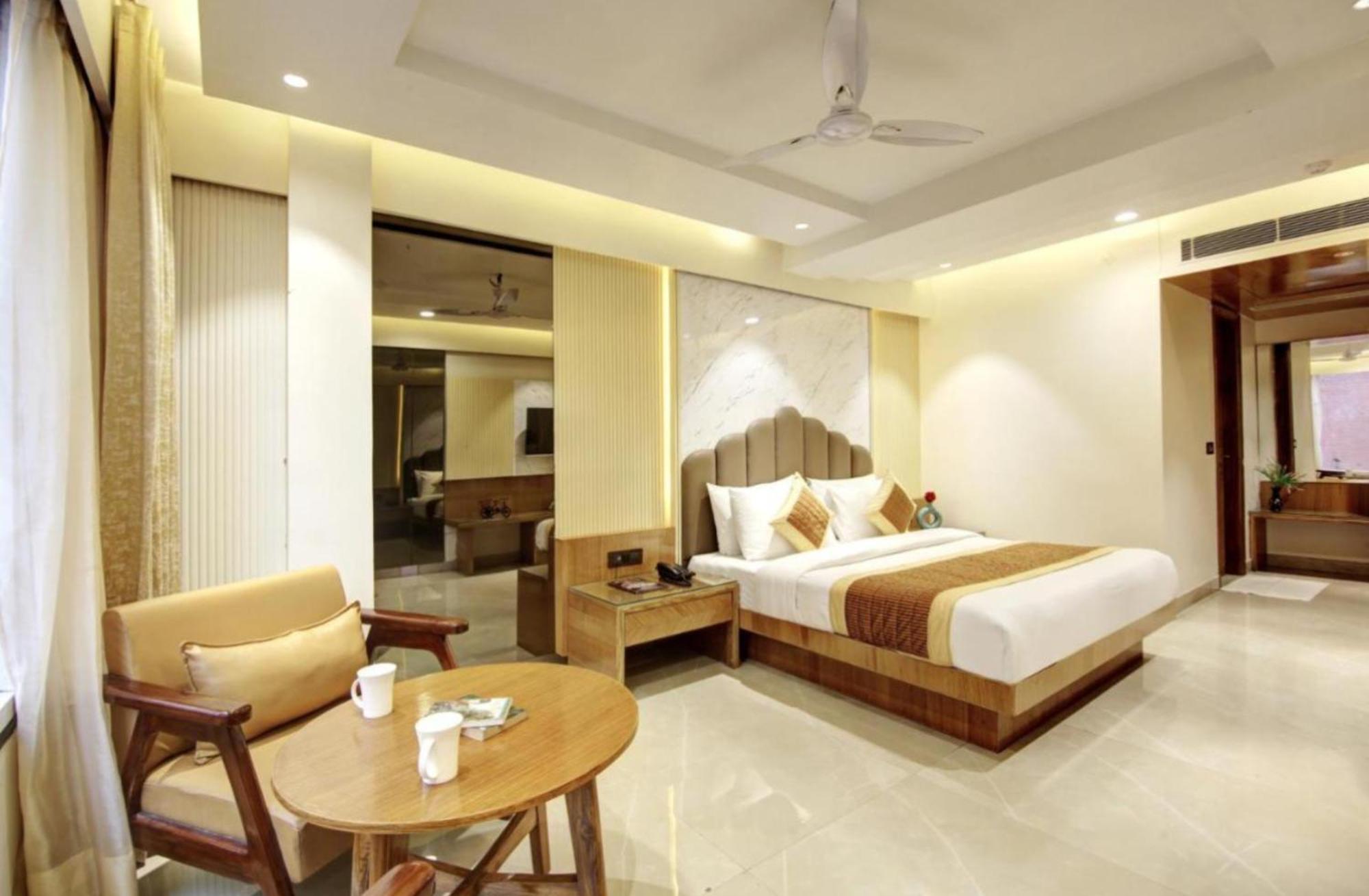 Hotel Platinum With Free Pickup-Delhi Airport นิวเดลี ภายนอก รูปภาพ