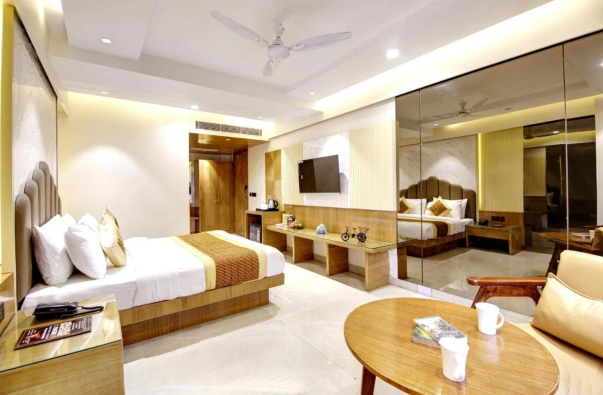 Hotel Platinum With Free Pickup-Delhi Airport นิวเดลี ภายนอก รูปภาพ